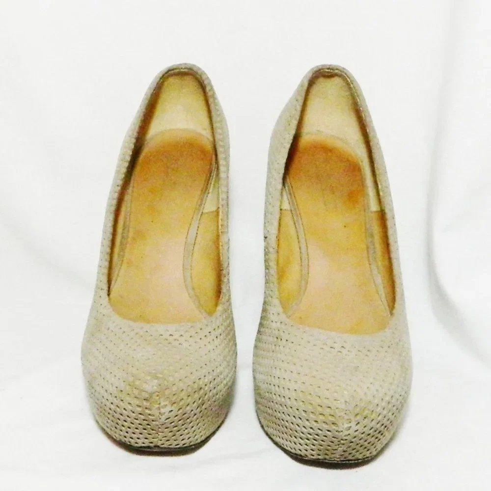 L.A.M.B. by Gwen Stefani Tan Perforated Suede 8.5 - Picture 2 of 7
